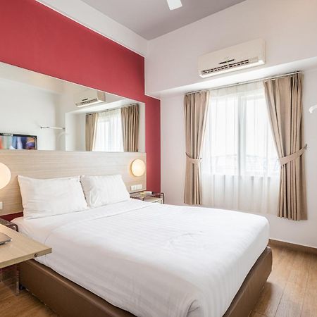Monoloog Hotel Bekasi Exterior foto